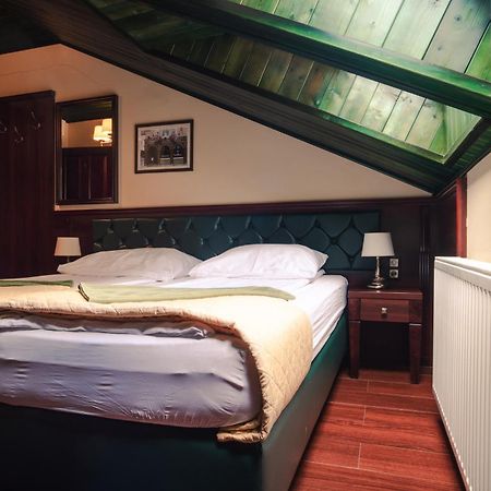 Shoemaker Irish Pub & Accommodation Kielce Extérieur photo