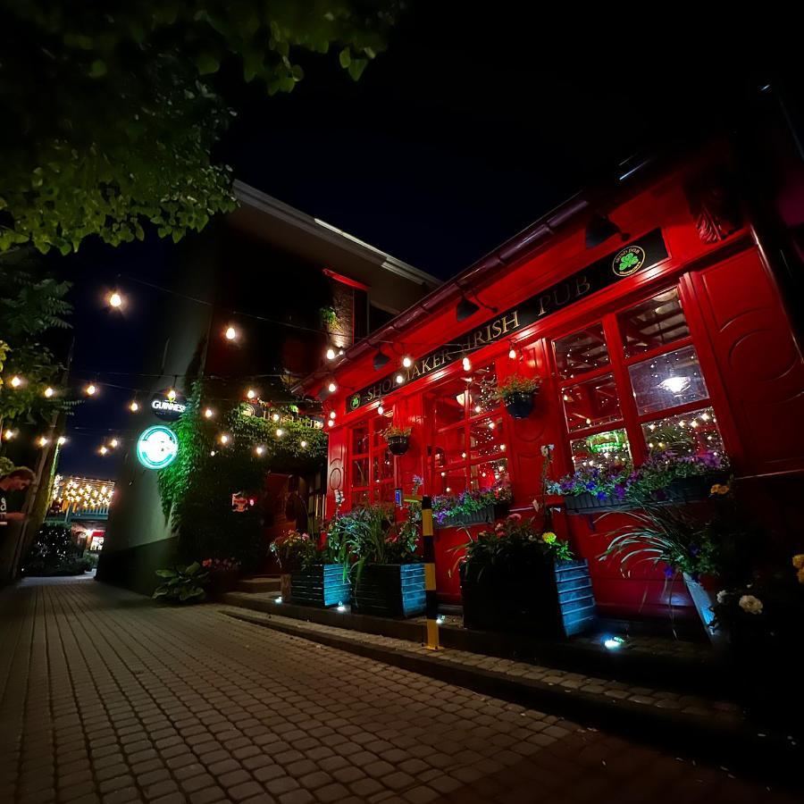 Shoemaker Irish Pub & Accommodation Kielce Extérieur photo