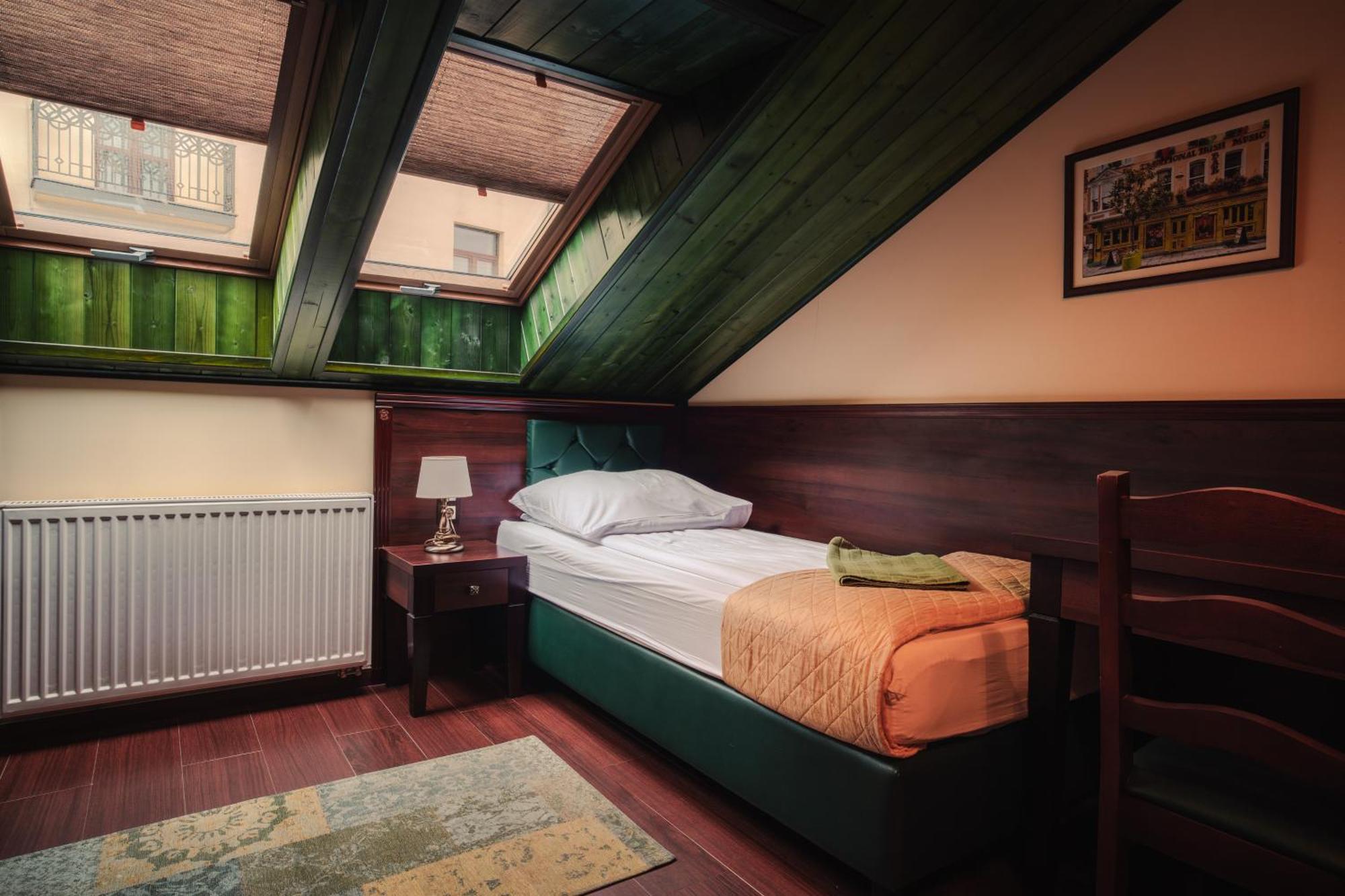 Shoemaker Irish Pub & Accommodation Kielce Extérieur photo