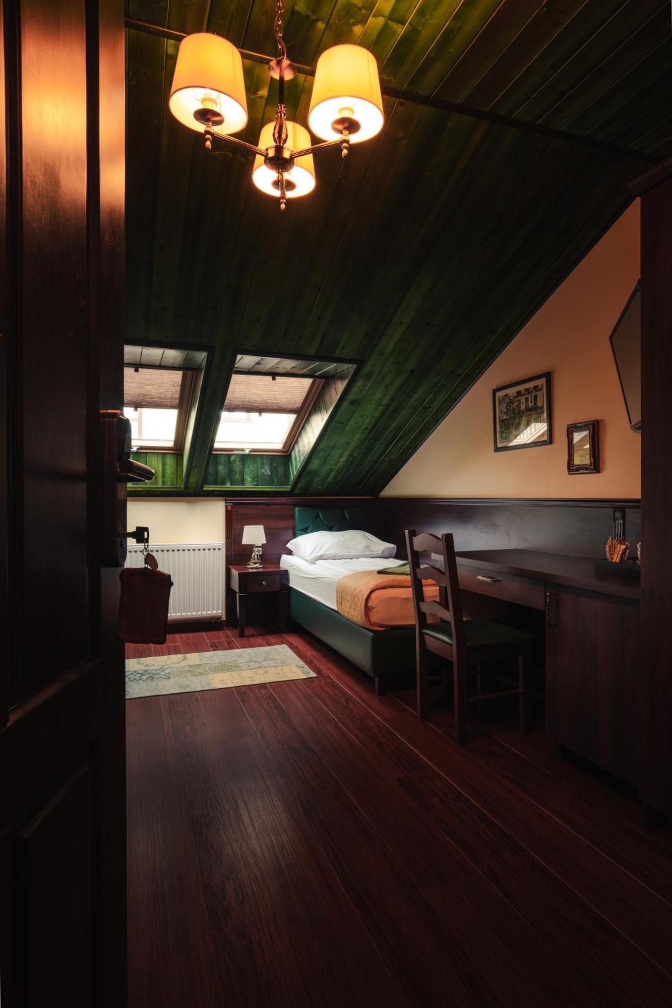 Shoemaker Irish Pub & Accommodation Kielce Extérieur photo