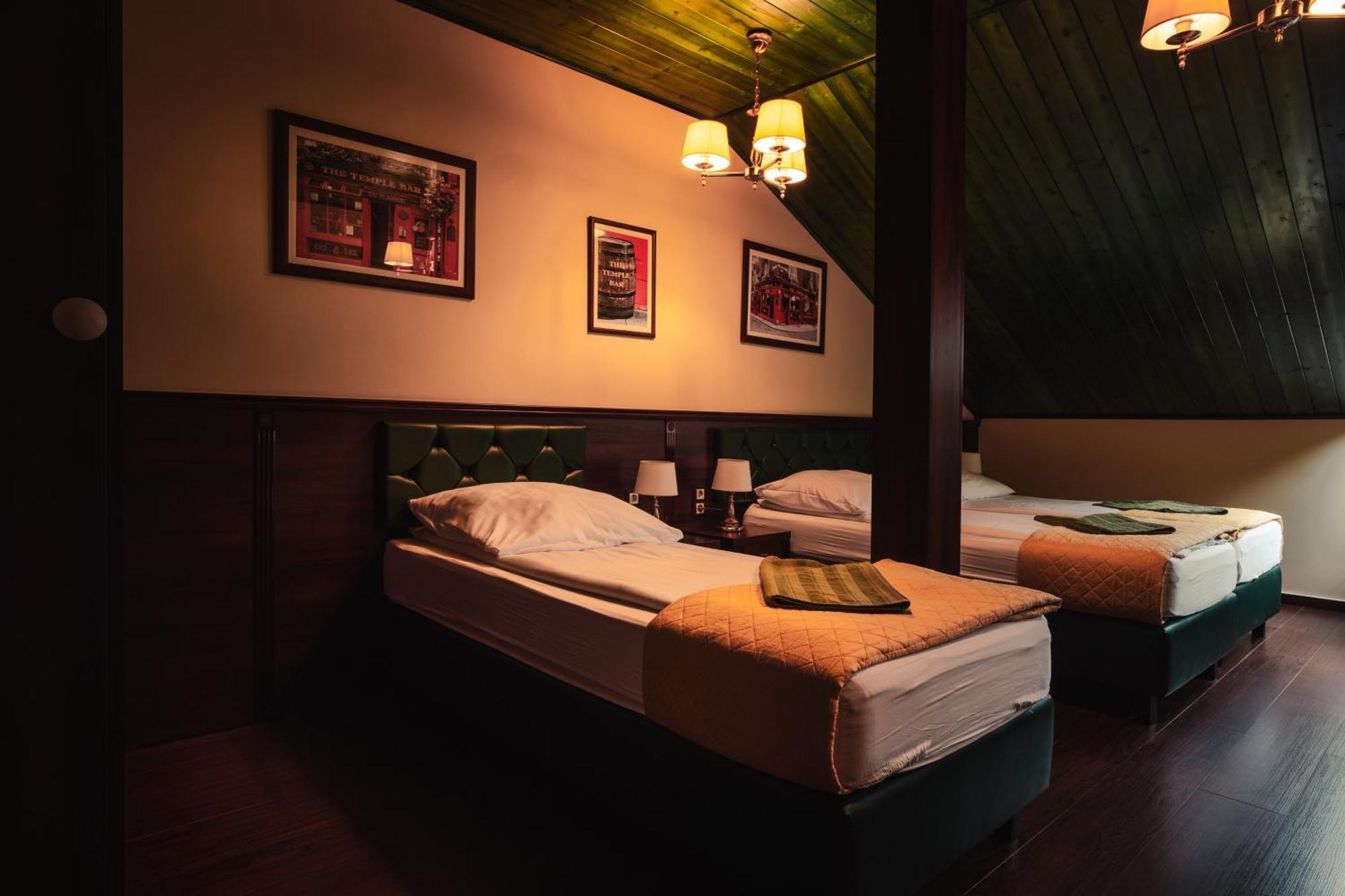 Shoemaker Irish Pub & Accommodation Kielce Extérieur photo