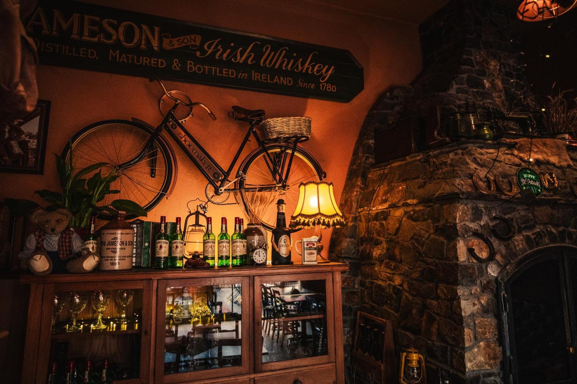 Shoemaker Irish Pub & Accommodation Kielce Extérieur photo
