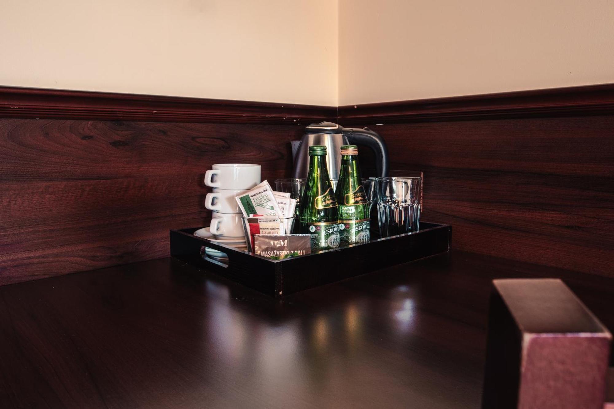 Shoemaker Irish Pub & Accommodation Kielce Extérieur photo